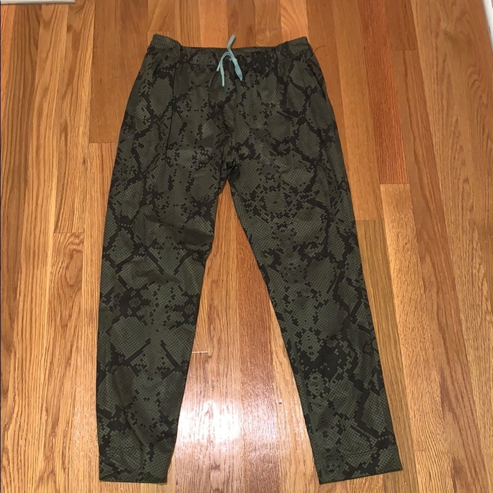Lululemon joggers